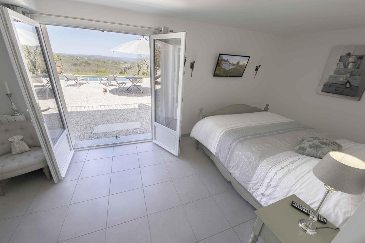 Bed and Breakfast Domaine La Garenne Reilhaguet Экстерьер фото