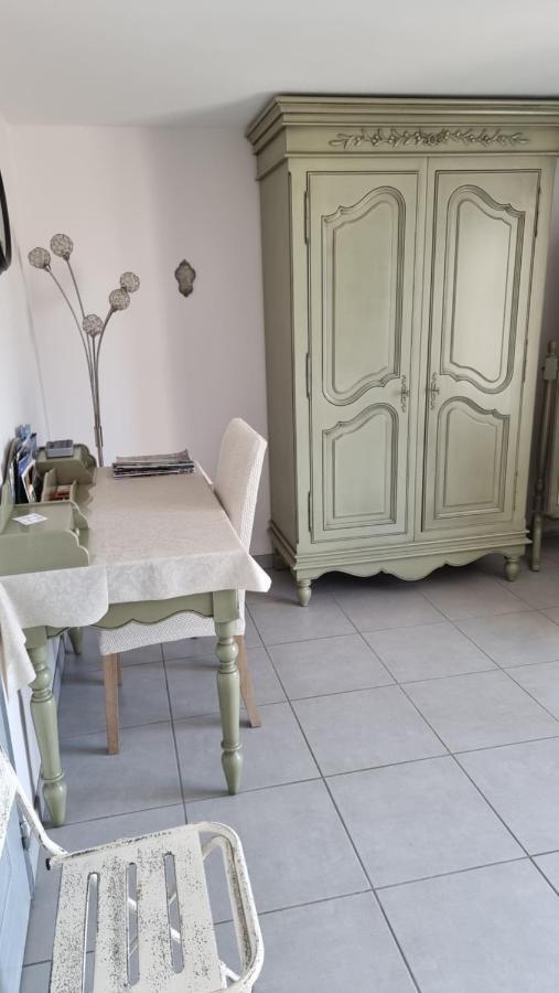Bed and Breakfast Domaine La Garenne Reilhaguet Экстерьер фото